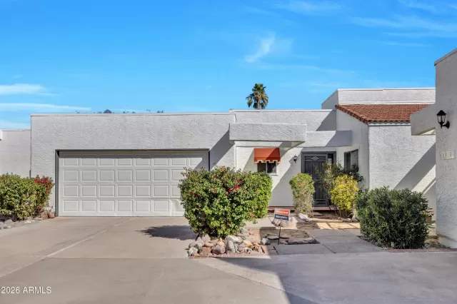 MLS: 6979990 Condo For Sale