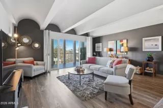 Photo #1: 6980068 Listing 