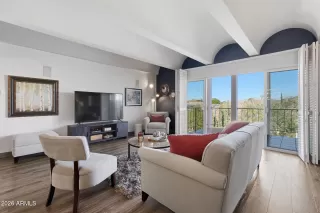 Photo #2: 6980068 Listing 