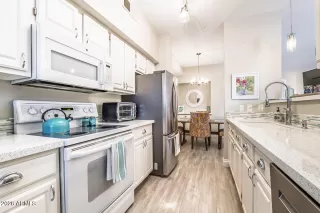 Photo #6: 6980117 Listing 