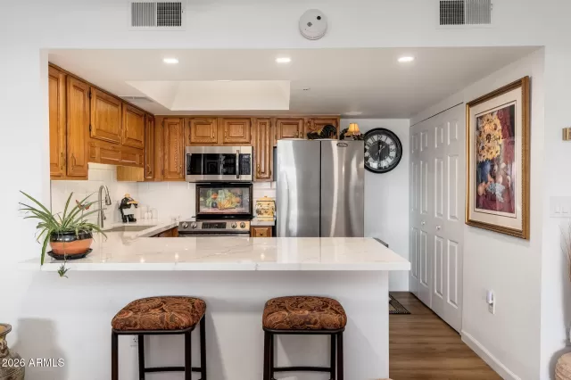 MLS: 6980121 Condo For Sale