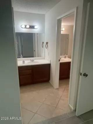 Photo #5: 6980317 Listing 