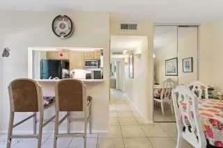 Photo #4: 6980442 Listing 