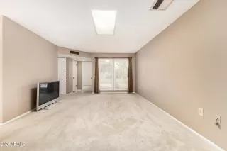 Photo #5: 6980621 Listing