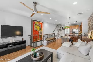 Photo #6: 6980634 Listing 