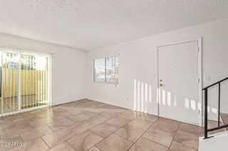 Photo #5: 6980847 Listing 