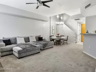 Photo #2: 6981136 Listing 