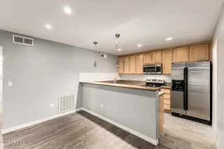 Photo #5: 6981838 Listing 