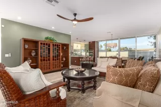 Photo #4: 6981916 Listing 