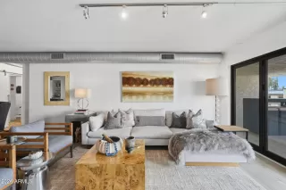 Photo #6: 6981985 Listing 