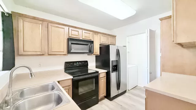 MLS: 6982023 Condo For Sale