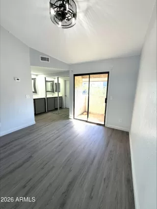 Photo #6: 6982193 Listing