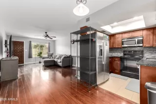 Photo #5: 6982239 Listing 