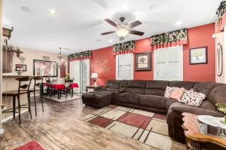 Photo #5: 6982619 Listing 