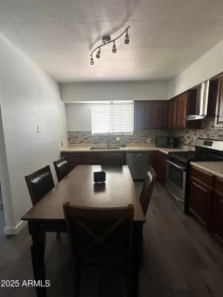 Photo #1: 6982653 Listing 