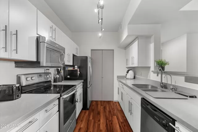 MLS: 6982656 Condo For Sale