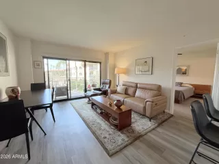 Photo #5: 6982717 Listing 