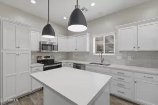 Photo #5: 6982929 Listing 