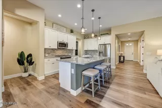 Photo #4: 6983077 Listing 