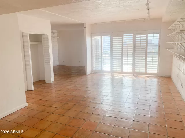 MLS: 6983123 Condo For Sale