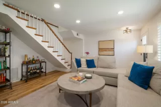 Photo #2: 6983144 Listing 