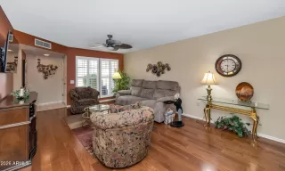 Photo #3: 6983185 Listing 