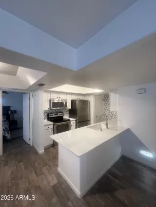 Photo #2: 6983287 Listing 