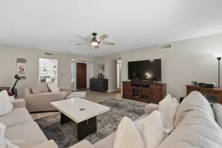 Photo #6: 6983350 Listing 