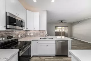 Photo #2: 6983381 Listing 