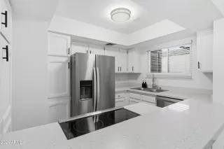 Photo #5: 6983458 Listing 