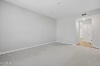 Photo #5: 6983548 Listing 