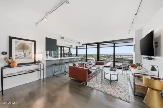 Photo #1: 6983844 Listing 