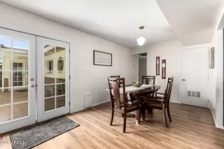 Photo #6: 6983847 Listing 