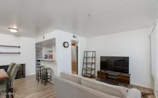 Photo #1: 6983922 Listing 