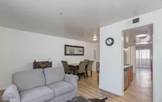 Photo #4: 6983922 Listing 