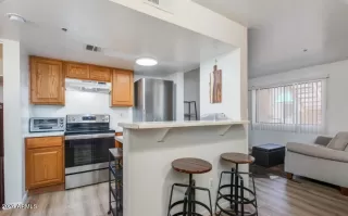 Photo #5: 6983922 Listing 