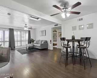 Photo #5: 6983994 Listing 