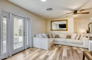 Photo #6: 6984023 Listing 