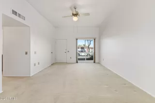 Photo #4: 6984040 Listing