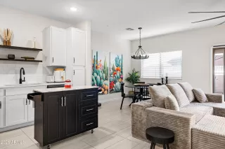 Photo #5: 6984058 Listing 