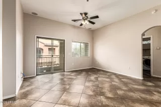 Photo #4: 6984125 Listing