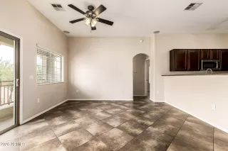 Photo #5: 6984125 Listing