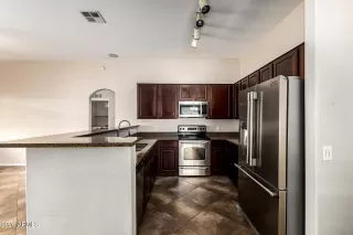 Photo #6: 6984125 Listing