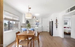 Photo #5: 6984150 Listing 