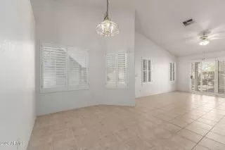 Photo #6: 6984191 Listing