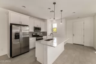 Photo #4: 6984270 Listing