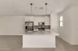 Photo #6: 6984270 Listing