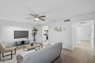 Photo #4: 6984271 Listing 