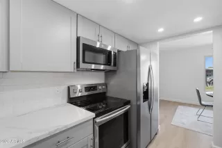 Photo #5: 6984271 Listing 