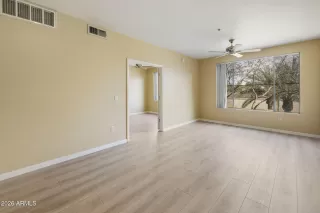 Photo #6: 6984301 Listing